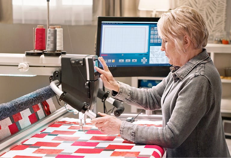 BERNINA Q24 on Pro Frame w/ Q-matic Complete Package