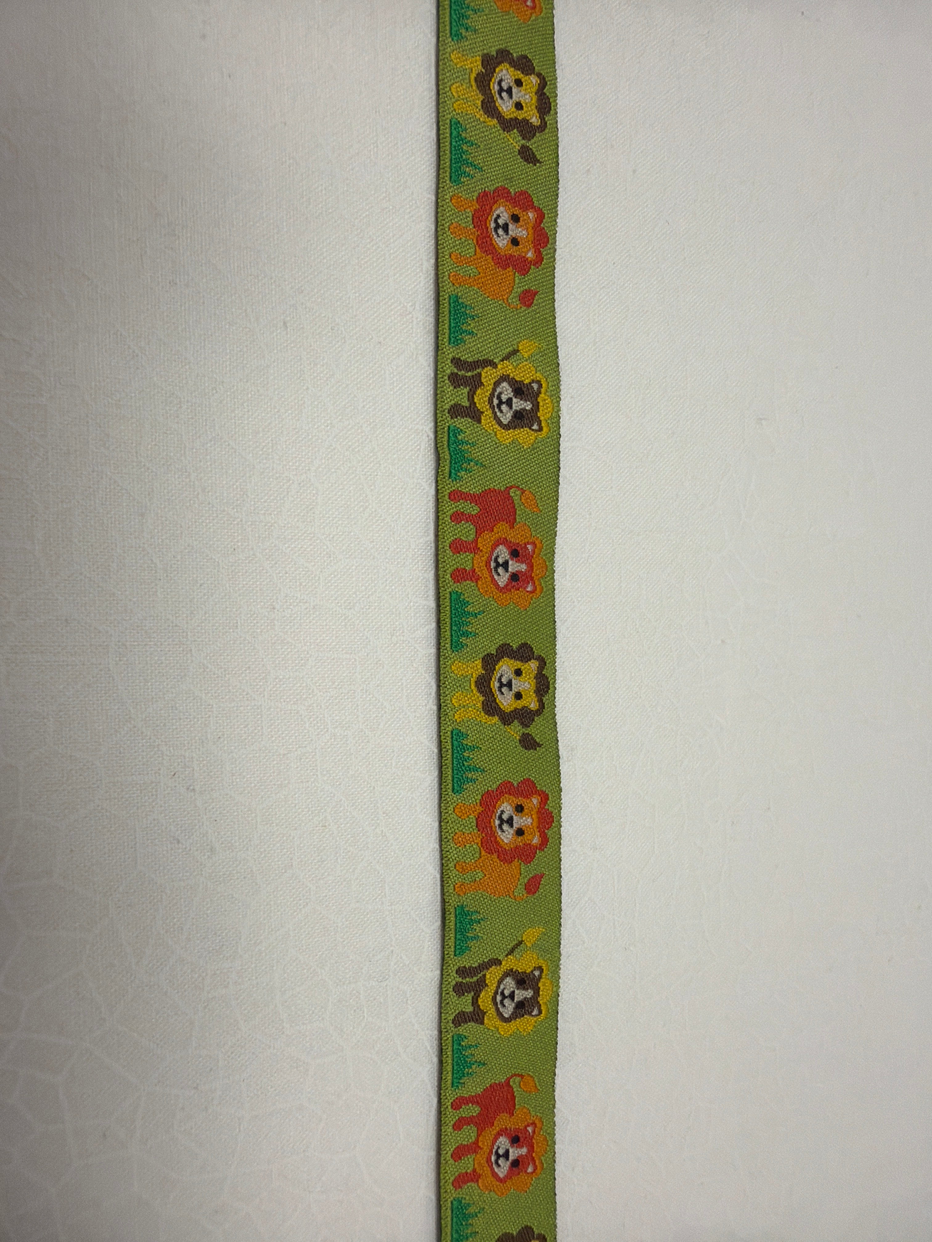 Renaissance Ribbon Lions