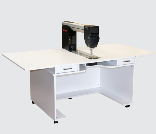 Q16 PLUS with Standard Table by Horn