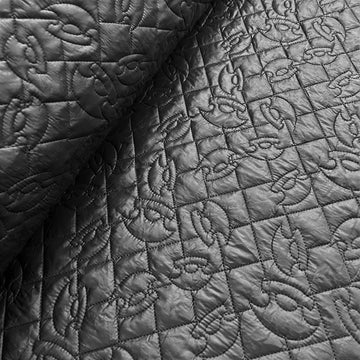 Embroidered Quilt 6oz Black Ulu
