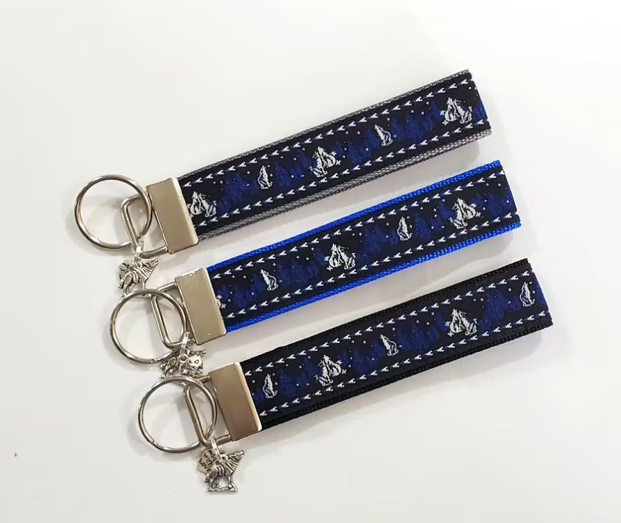 Alaskan Jacquard Key Fob Howling Wolf